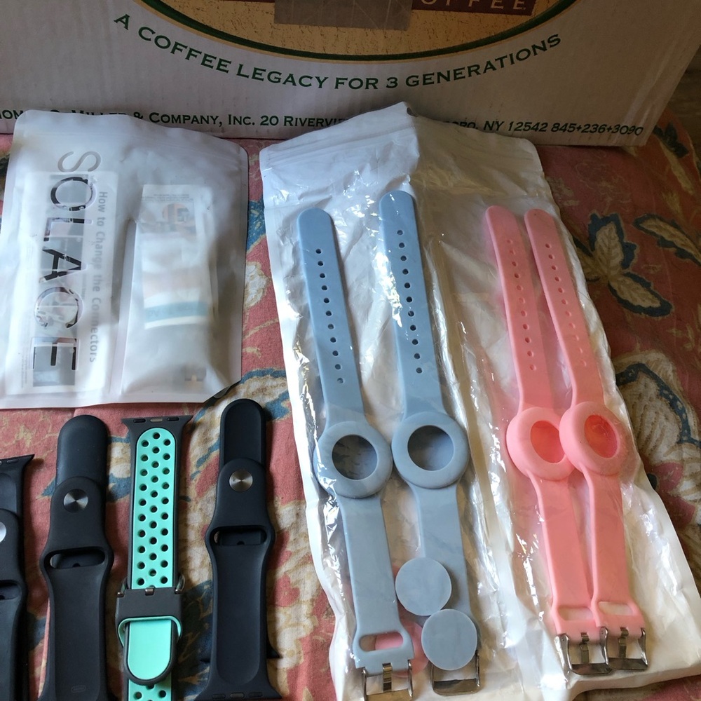 Apple Watch bundle - Picture 3 of 9